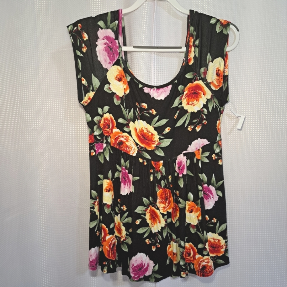3/$25 NWT!! Top Sz XL